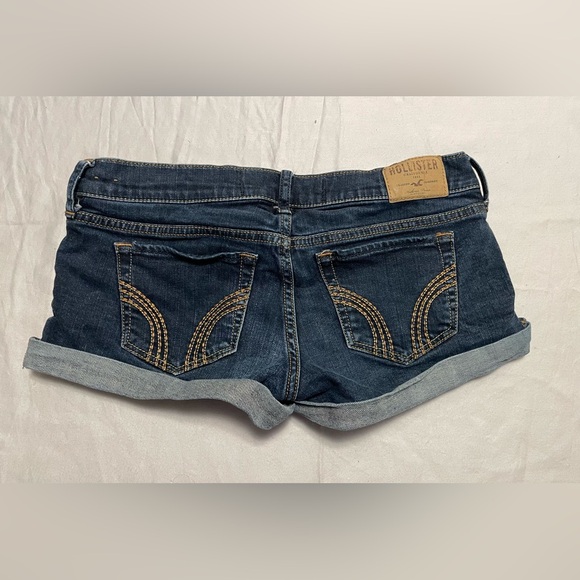 Junior’s Jean Shorts - Hollister - Size 3 - Picture 2 of 3